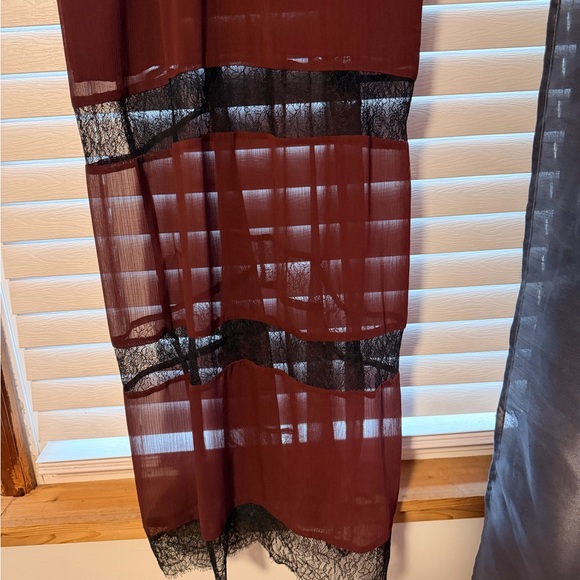 H&M -Burgundy Sheer Dress with Black Lace - Size 14 - Picture 7 of 14